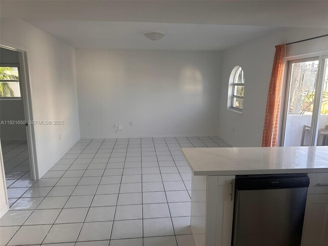 3052 SW 27th Ave in Miami, FL - Building Photo - Building Photo