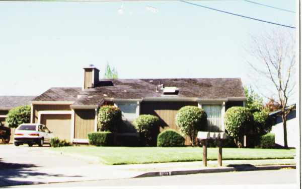 1001-1003 Hendley St in Santa Rosa, CA - Building Photo