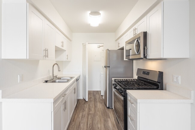 Tustin Village Apartments