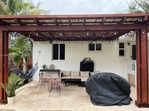 601 NW 116th St in Miami, FL - Building Photo - Building Photo