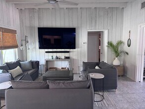 6304 Beechwood Ave in Sarasota, FL - Building Photo - Building Photo