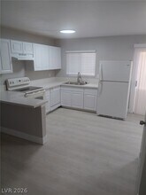 5228 Garden Ln in Las Vegas, NV - Building Photo - Building Photo