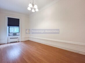 320 W 106th St in New York, NY - Building Photo - Building Photo