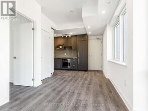 73 Curlew Dr in Toronto, ON - Building Photo - Building Photo