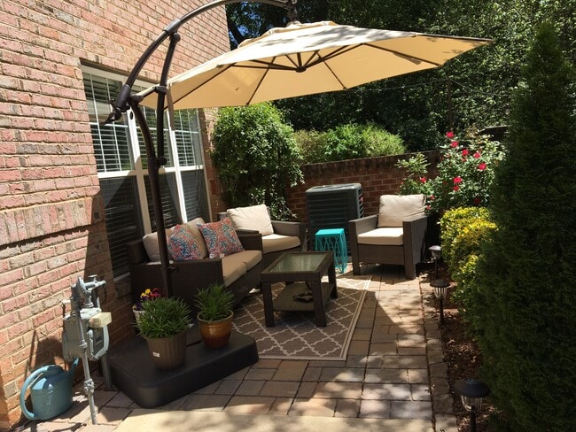 4734 Hunter Crest Ln in Charlotte, NC - Foto de edificio - Building Photo