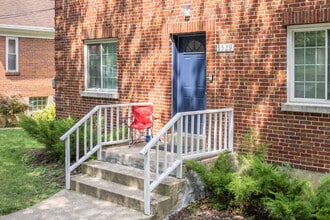 5529-5533 Bosworth Pl in Cincinnati, OH - Building Photo - Building Photo