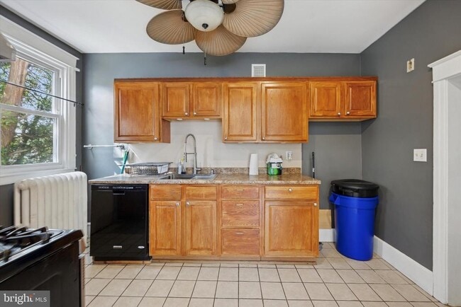 11 E Chelton Rd in Brookhaven, PA - Building Photo - Building Photo