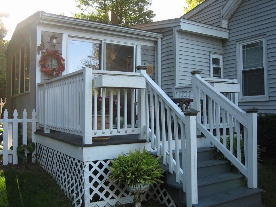2363 Main St in Lancaster, MA - Building Photo