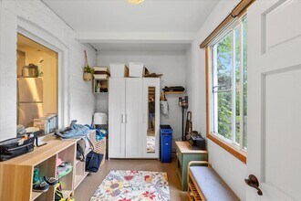 2447 N Kildare Ave, Unit 1 in Chicago, IL - Building Photo - Building Photo