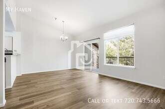 2575 S Syracuse Way in Denver, CO - Building Photo - Building Photo