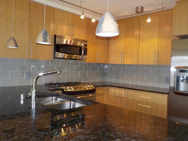 511 100th Ave NE in Bellevue, WA - Building Photo - Building Photo