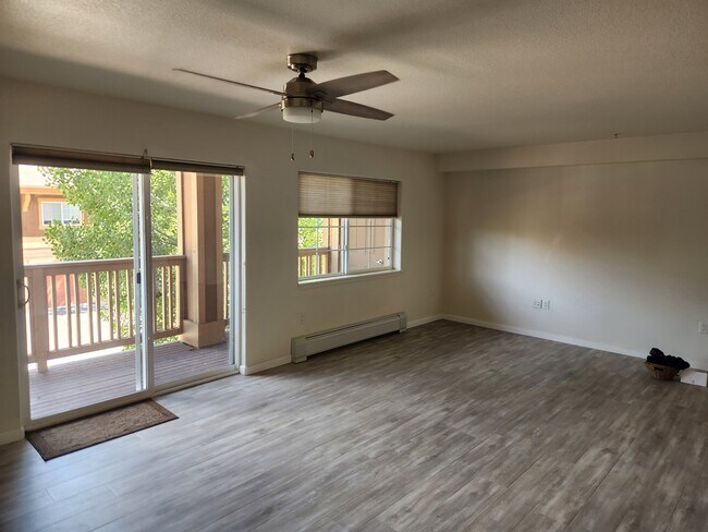 520 River View Dr, Unit 504 in New Castle, CO - Building Photo - Building Photo