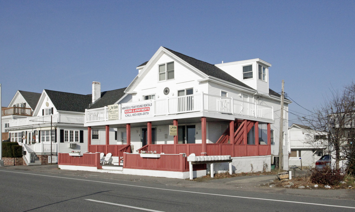 487 Ocean Blvd in Hampton, NH - Building Photo