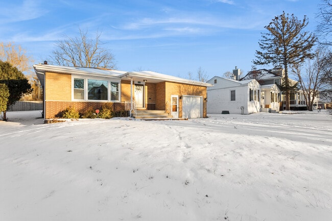 645 Justina St in Hinsdale, IL - Building Photo - Building Photo