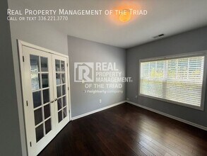 1538 Castle Way in High Point, NC - Building Photo - Building Photo