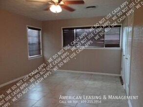 2807 W Boston Ave in Nederland, TX - Building Photo - Building Photo