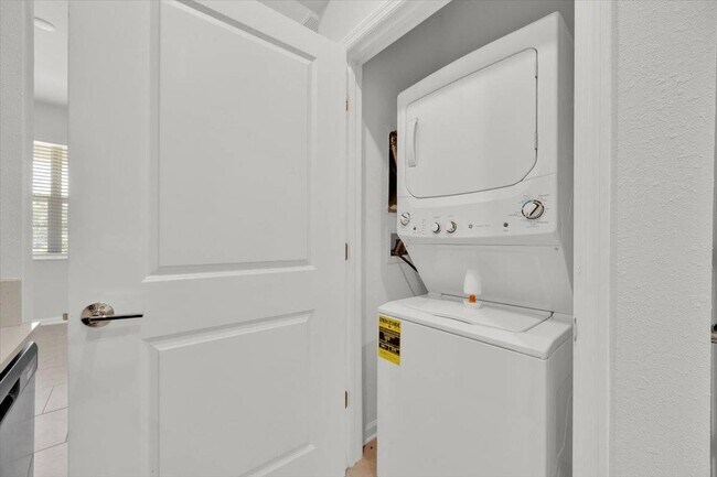 1007 Theodore St in Davenport, FL - Building Photo - Building Photo