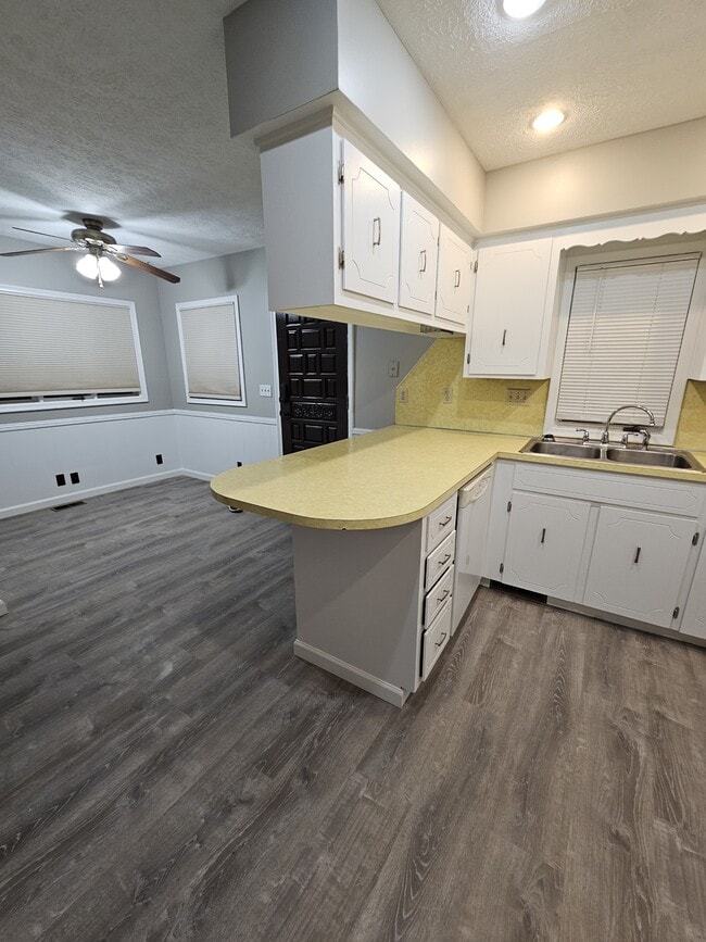 5604 S 79th St in Omaha, NE - Building Photo - Building Photo