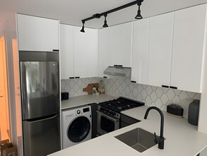 1716 Napier St, Unit SI ID1495911P in Vancouver, BC - Building Photo - Building Photo