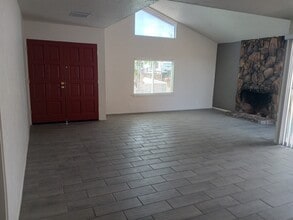 1230 N Las Posas Ct in Ridgecrest, CA - Building Photo - Building Photo