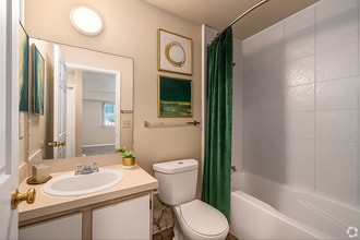 1326 Holmes Rd, Unit Spacious 3 Bed 2 Bath! in Ypsilanti, MI - Building Photo - Building Photo