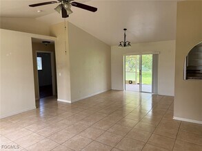 911 SE 31st St in Cape Coral, FL - Building Photo - Building Photo