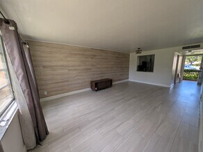 1450 NE 191st St, Unit 6 Horizons Condo in Miami, FL - Building Photo - Building Photo