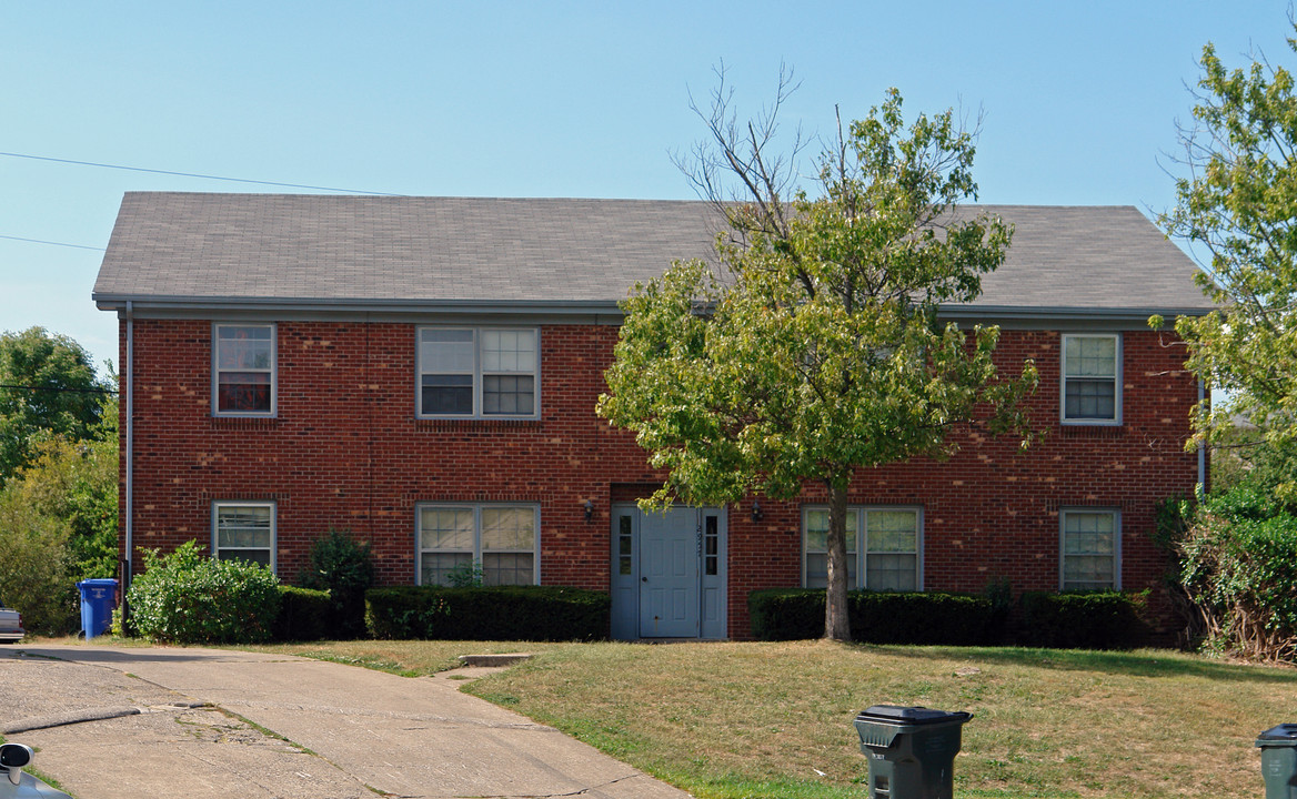 2957 Winter Garden Dr in Lexington, KY - Foto de edificio