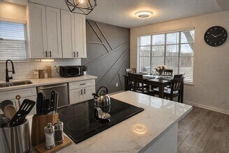 10907 Sageriver Dr in Houston, TX - Building Photo - Building Photo