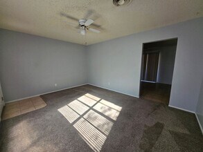 315 Broken Arrow Rd in Roswell, NM - Building Photo - Building Photo