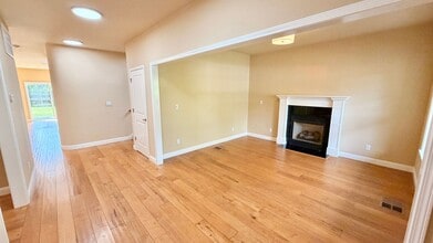 454 Mountain View Ave in Mountain View, CA - Building Photo - Building Photo