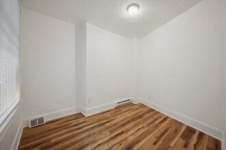 532 N Hobart St in Philadelphia, PA - Building Photo - Building Photo