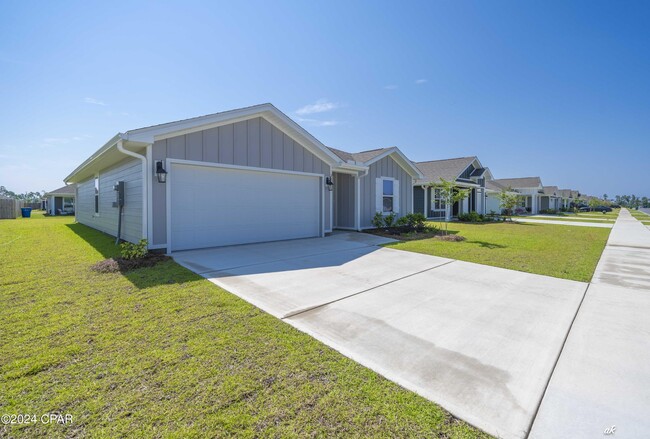 282 Boggy Crk Wy in Callaway, FL - Building Photo - Building Photo