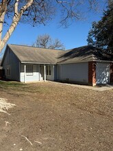 9219 Shadow Crest Dr in Converse, TX - Building Photo - Building Photo