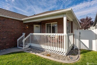 1300 W Marina Dr in Moses Lake, WA - Building Photo - Building Photo