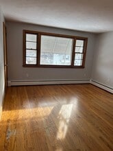 121 Pinehurst Ave, Unit Second Floor in New Britain, CT - Building Photo - Building Photo