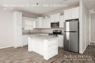 904 Kentucky St in Alton, TX - Building Photo - Building Photo