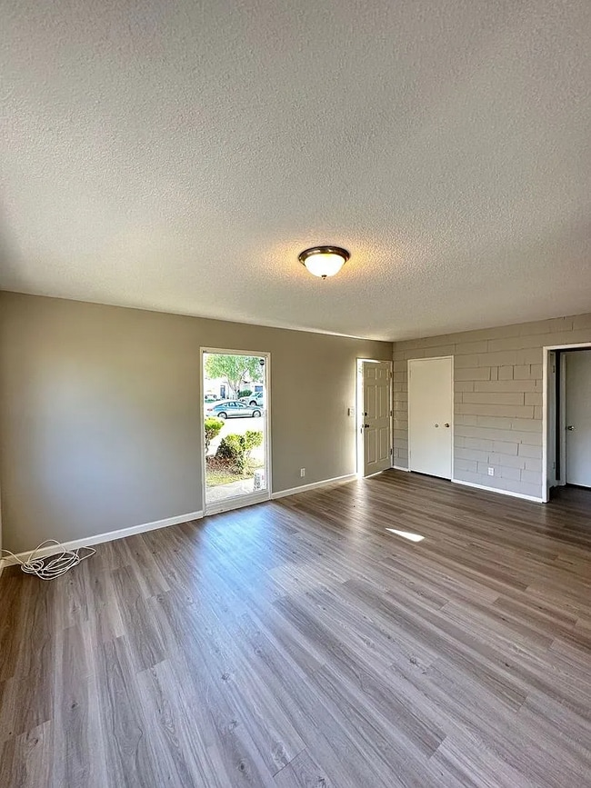 20102 Port Cir in Huntington Beach, CA - Building Photo - Building Photo