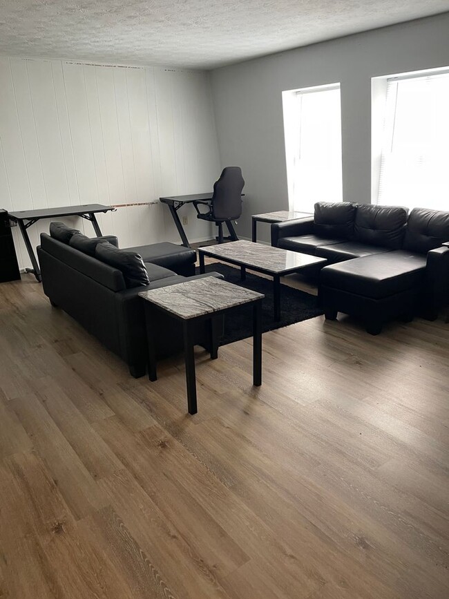 2020 Continental Ave in Tallahassee, FL - Building Photo - Building Photo