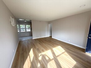 2830 Montrose Ave in Montrose, CA - Building Photo - Building Photo