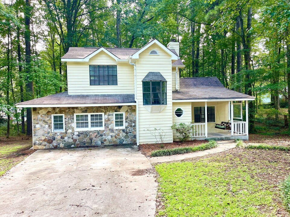 415 Hillsdale Dr in Fayetteville, GA - Building Photo