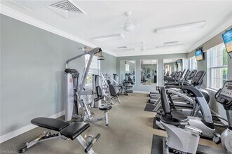 10820 Alvara Point Dr in Bonita Springs, FL - Foto de edificio - Building Photo