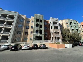 32 E Serene Ave in Las Vegas, NV - Building Photo