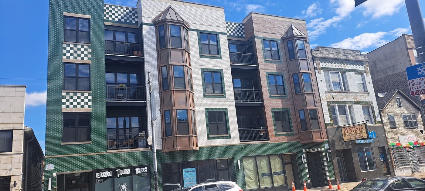1730 W 18th St in Chicago, IL - Building Photo