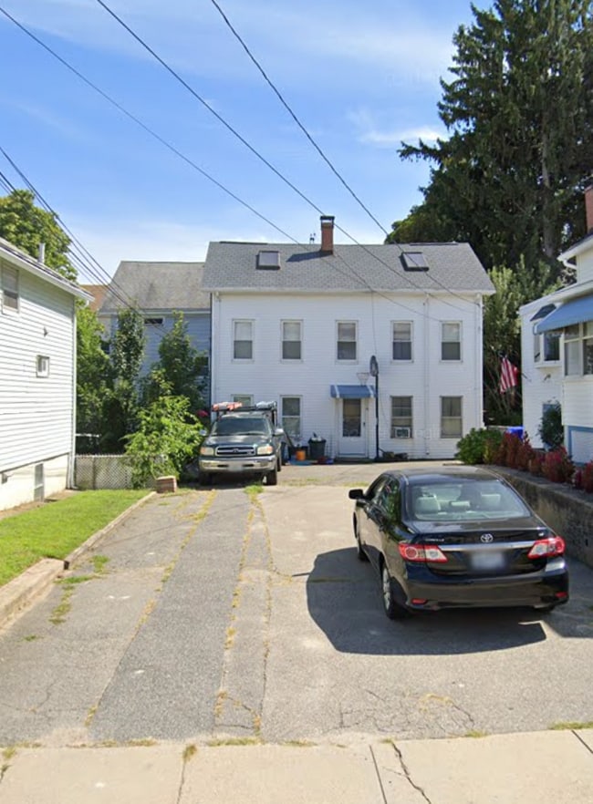 16 Pacific St Apartments and Nearby Central Falls Apartments For Rent