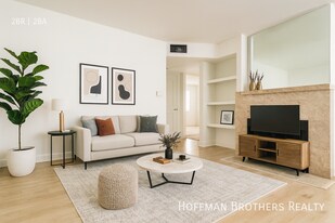 7045 Woodley Ave in Los Angeles, CA - Building Photo