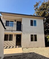 2922 8th Ave in Los Angeles, CA - Building Photo