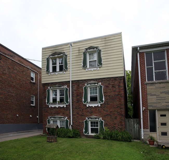 44 Emerald Cres in Toronto, ON - Building Photo - Building Photo