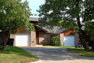 WILLOW GLEN APARTMENTS in Oklahoma City, OK - Building Photo - Building Photo