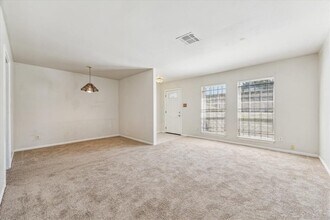 7850 Leonora St in Houston, TX - Building Photo - Building Photo